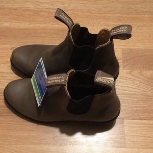 Blundstone 1672 Chelsea boots